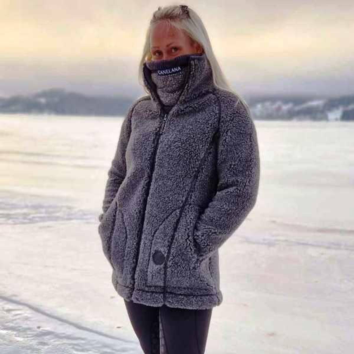 Canelana Frida ulljakke lang damemodell 100% ull Canelana Frida ulljakke lang damemodell 100% ull