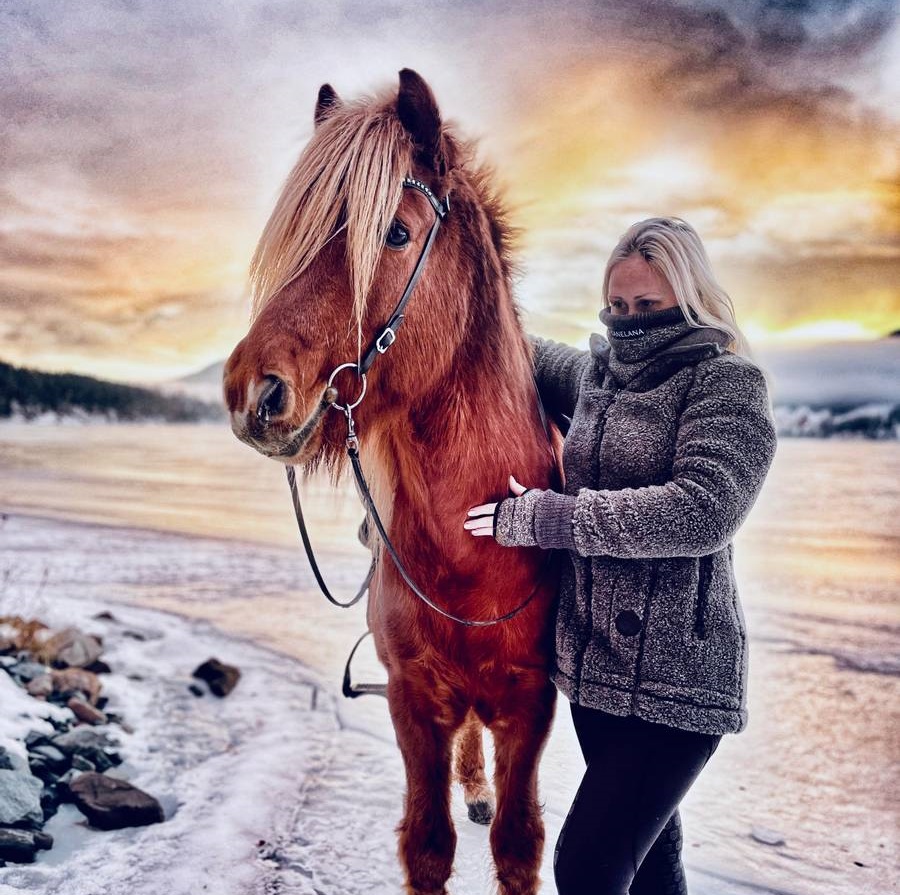Canelana Frida ulljakke lang damemodell 100% ull Canelana Frida ulljakke lang damemodell 100% ull